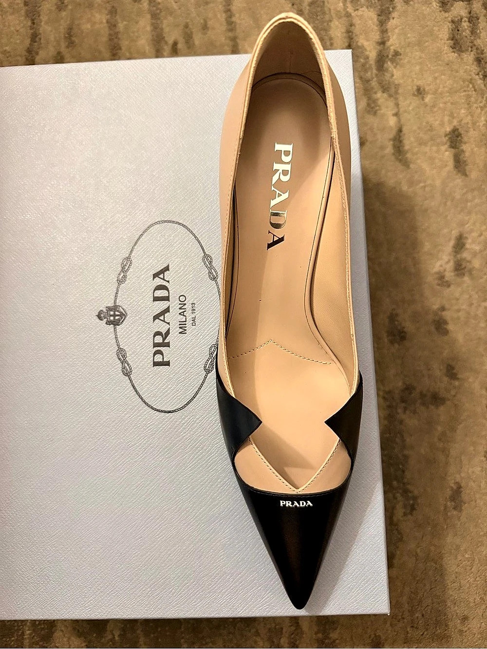 Prada pointed toe pumps 55mm in two-tone Black & Cream EU 38 - Picture 9 of 11